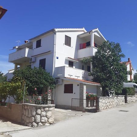 Apartmani Karuza Novalja Exteriér fotografie